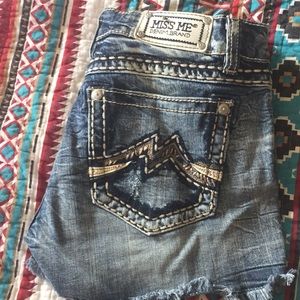 Miss Me shorts size 30 inseam 3 1/2”